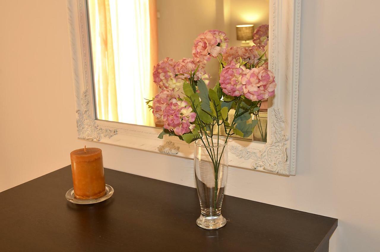 Just 9 Min From Acropolis Apartment Athens Luaran gambar
